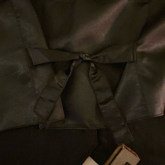 ❄️TAN TRUMS Snowflakes/❄️Hats/Gloves🧤 Vest in Black - Picture 12 of 12